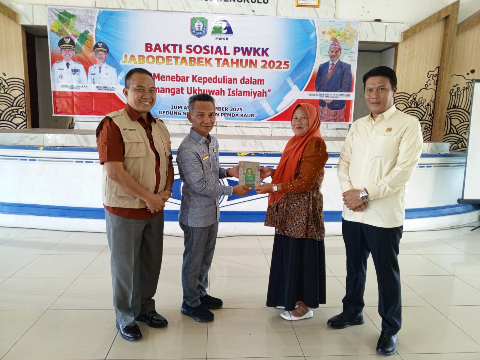 PWKK Jabotabek Tebar Kepedulian di Kaur dengan Bakti Sosial
