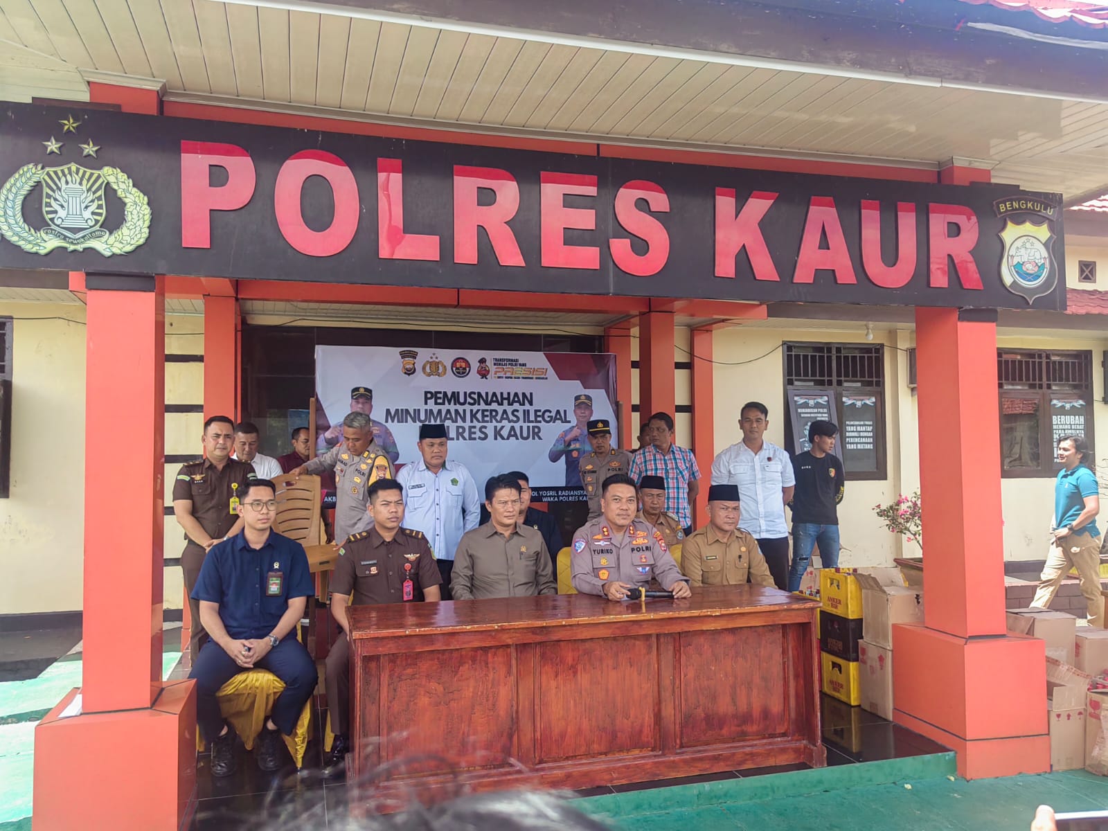Menjelang Tahun Baru 2026 ; Polres Kaur Musnahkan 1.200 Botol Miras