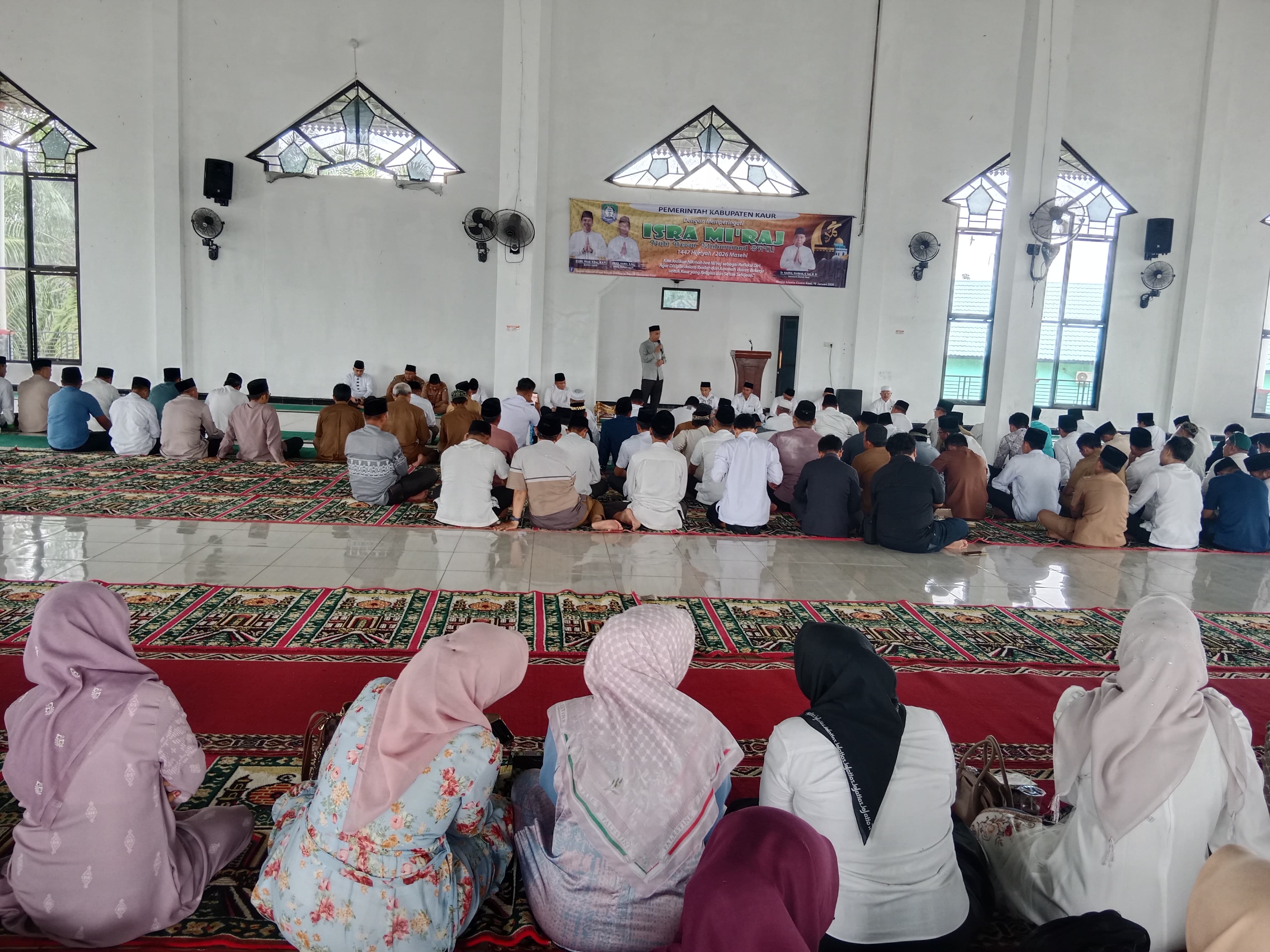 Wabup Kaur Ajak Perkuat Nilai Keimanan dalam Peringatan Isra Mi'raj