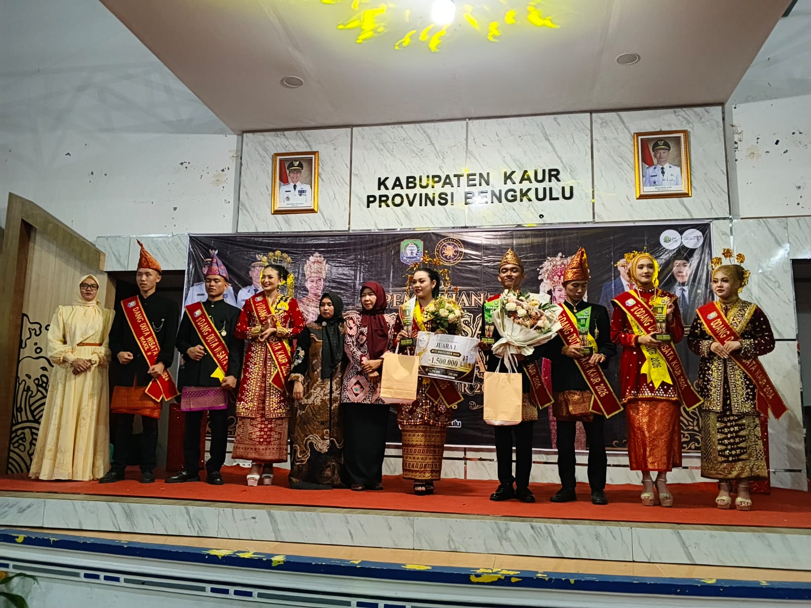 Pebi dan Alid Resmi Jadi Duta Wisata Kaur 2026 : Grand Final Berlangsung Meriah